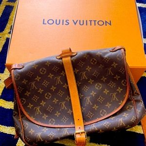 Louis Vuitton - Vintage Monogram - Canvas Saumur 35 Messenger Bag
